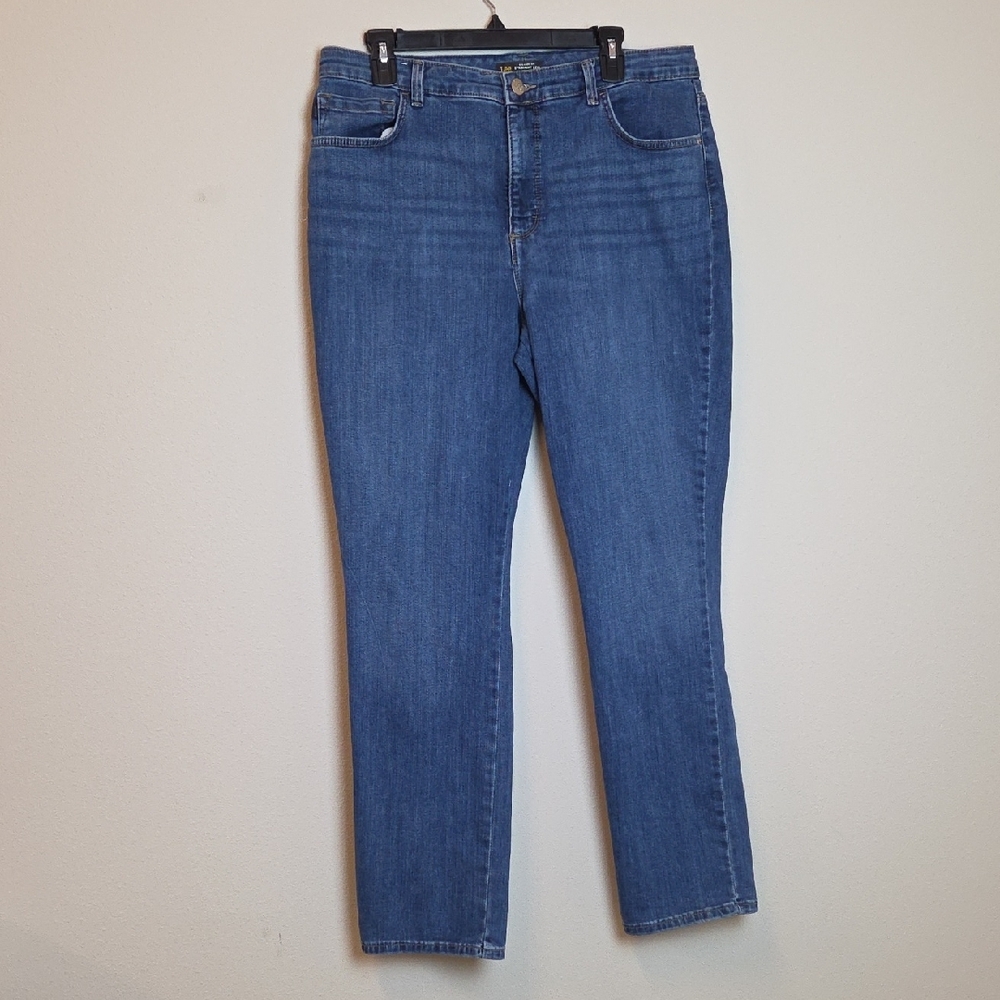 Lee Women’s Classic Relaxed Fit Straight-Leg High Rise Stretch Jeans Size 16L